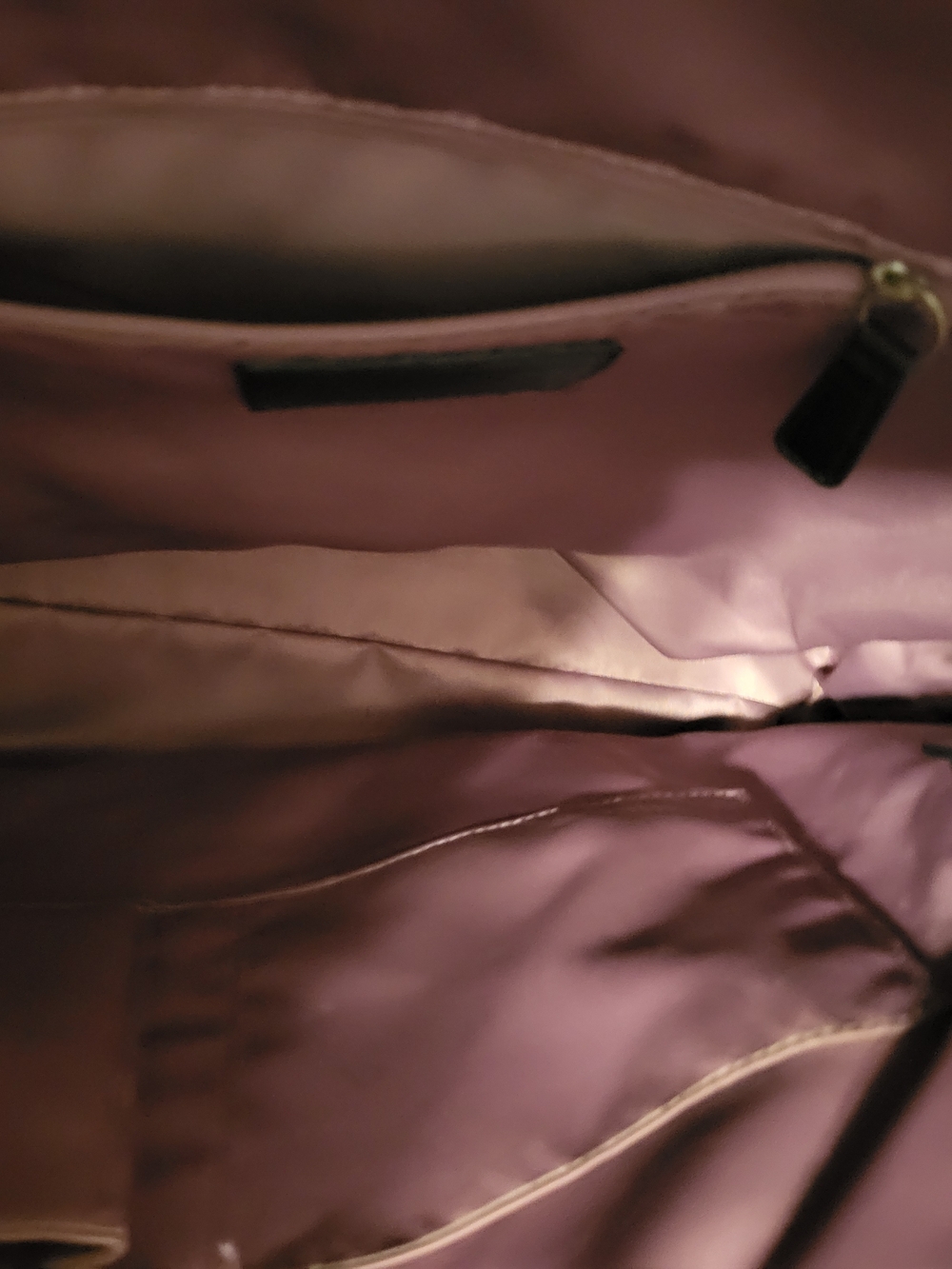 Coach Laura Black Pattened TOTE. - Picture 4 of 6